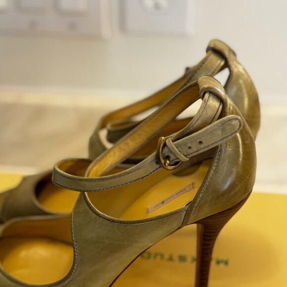 Max Studio.Com Open Toe Heels - Picture 2 of 4